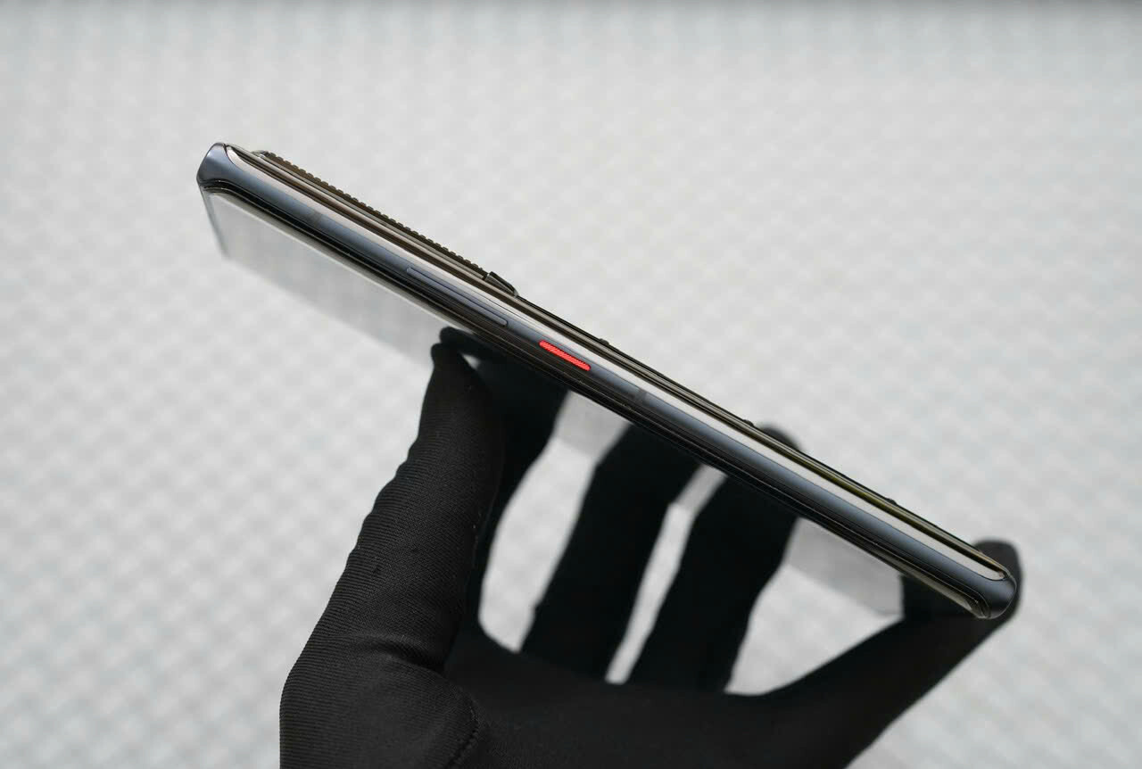 Điện thoại metavertu 1 basic calf da bê nâu chính hãng Điện thoại metavertu 1 basic calf da bê nâu chính hãng